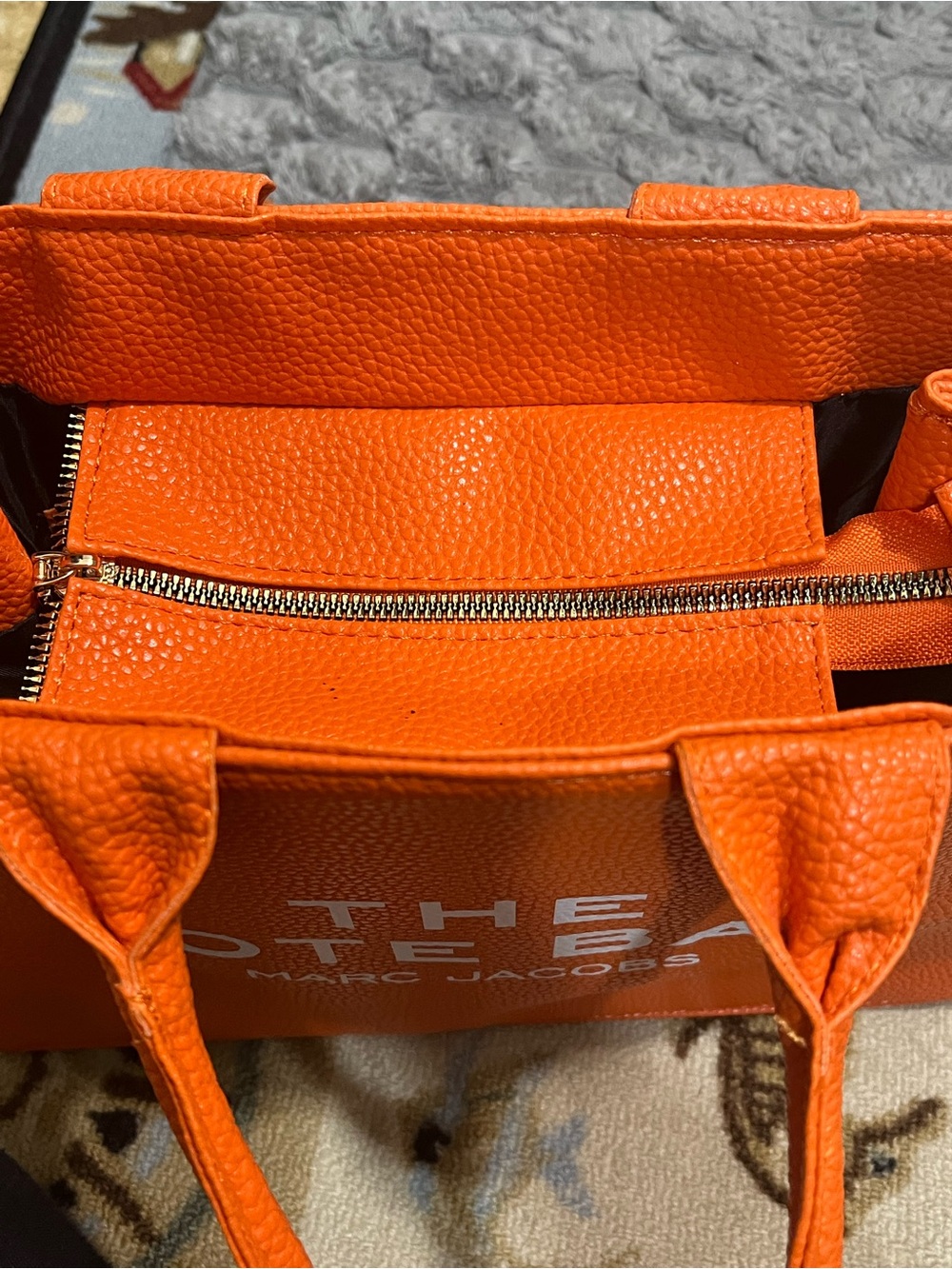 Like New Marc Jacobs The Tote Bag Woman’s. - Picture 7 of 15